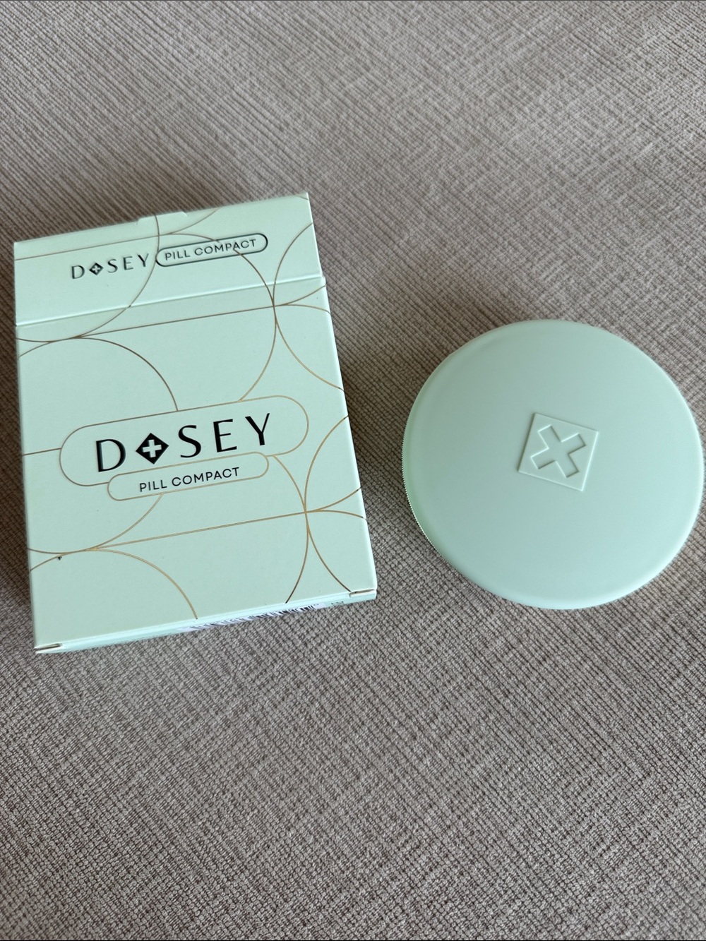 Dosey pill compact